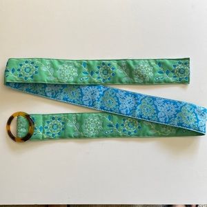 Beautiful reversible blue/green fabric belt with tortoise shell buckle.